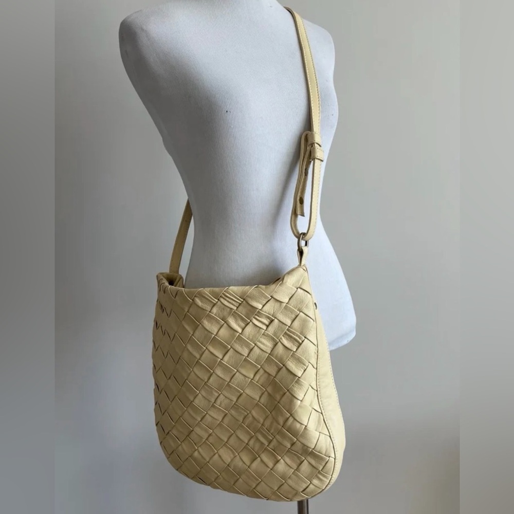 Hobo international Merge weave leather 
shoulder bag Crossbody in Buff boho